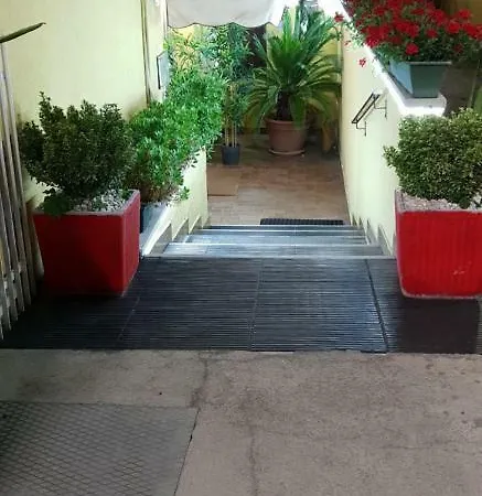Arcella Hotell 2*