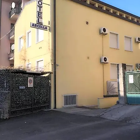 Hotel Arcella 2*